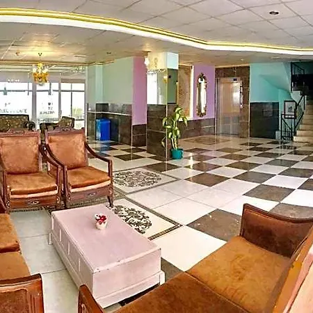 Linda Star Palace ホテル 2*