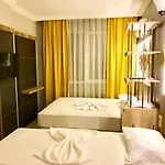 Linda Star Palace