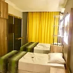 Linda Star Palace Hotel 2*