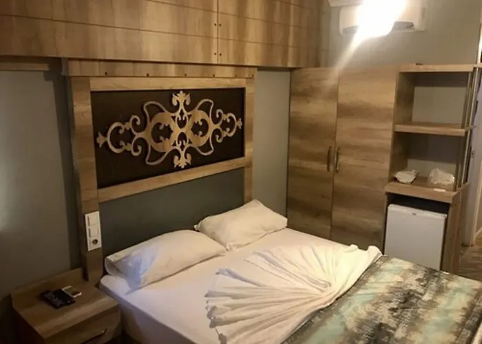 Linda Star Palace מלון 2*